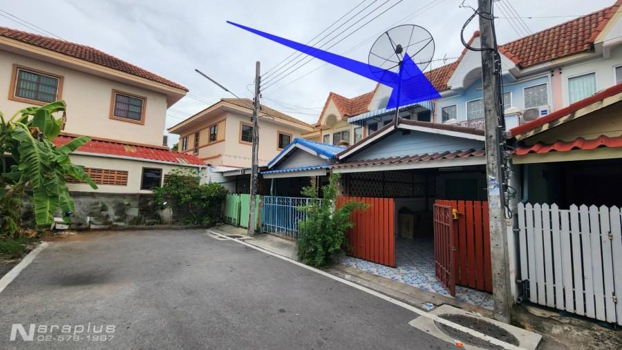 68080998 : ขายทาวน์เฮ้าส์ 2 ชั้น บนที่ดินขนาด 17 ตรว. หมู่บ้านรินทิชา ถนนแพรกษา 11 ( ซอยมังกร ) สมุทรปราการ 3
