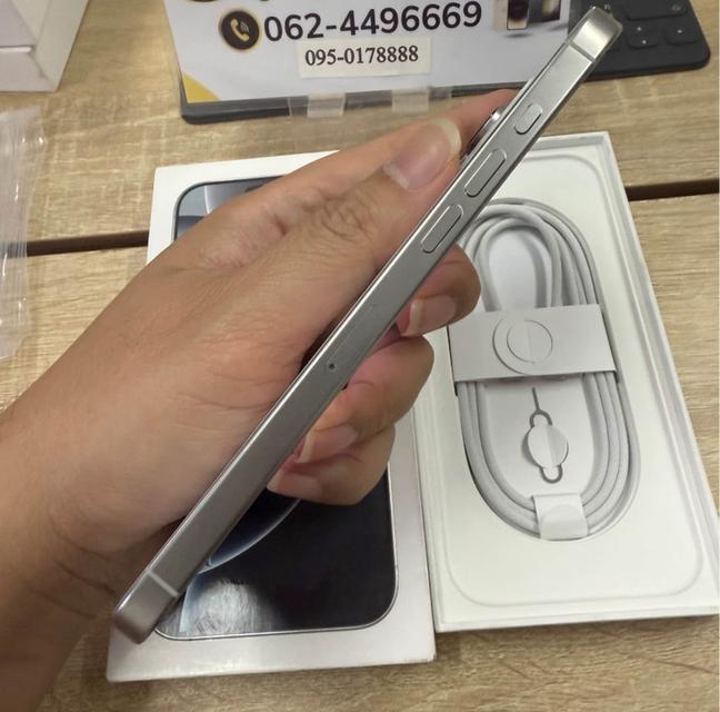 iPhone 16 pro max สี White Titanium  2