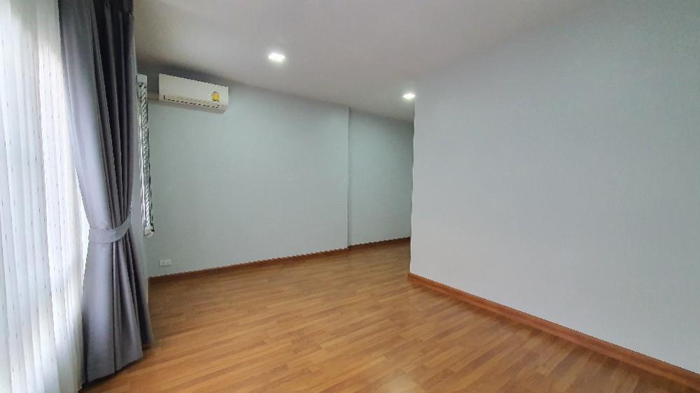 ขาย/เช่า ทาวน์โฮม 3 ชั้นหลังมุม สวยกว้างขวาง ทำเลดี ย่านรามอินทรา วัชรพล สุขาภิบาล 5 16