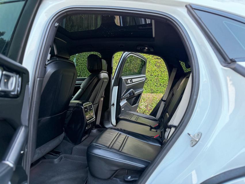 Porsche Cayenne Coupe E-hybrid Platinum Edition ปี 2023 รูปที่ 14