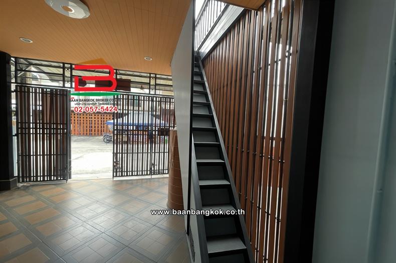 ทาวน์โฮม 2 ชั้น เนื้อที่ 20 ตร.ว. หมู่บ้านตะวันทอง 3 ซอย 2 (ซอยเพชรเกษม 69) ถนนเพชรเกษม แขวงหนองแขม เขตหนองแขม 3