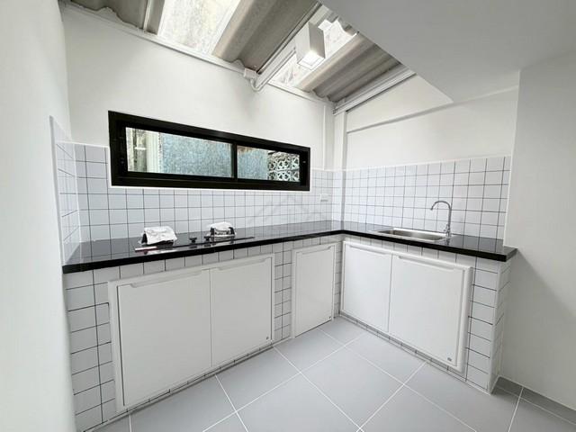 ขายทาวน์เฮาส์ 2 ชั้น ซอยเสนานิคม1 รีโนเวทใหม่ พร้อมเข้าอยู่ ใกล้เกษตรนวมินทร์ โชคชัย 4 8