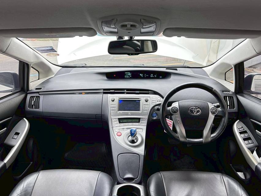 Toyota Prius 1.8 Hybrid เกียร์ออโต้ สีขาว ปี 2012 11