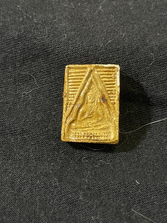 พระ สนใจองค์ไหน สอบถาม ได้เลยครับพระเก่าสะสมคุณยาย