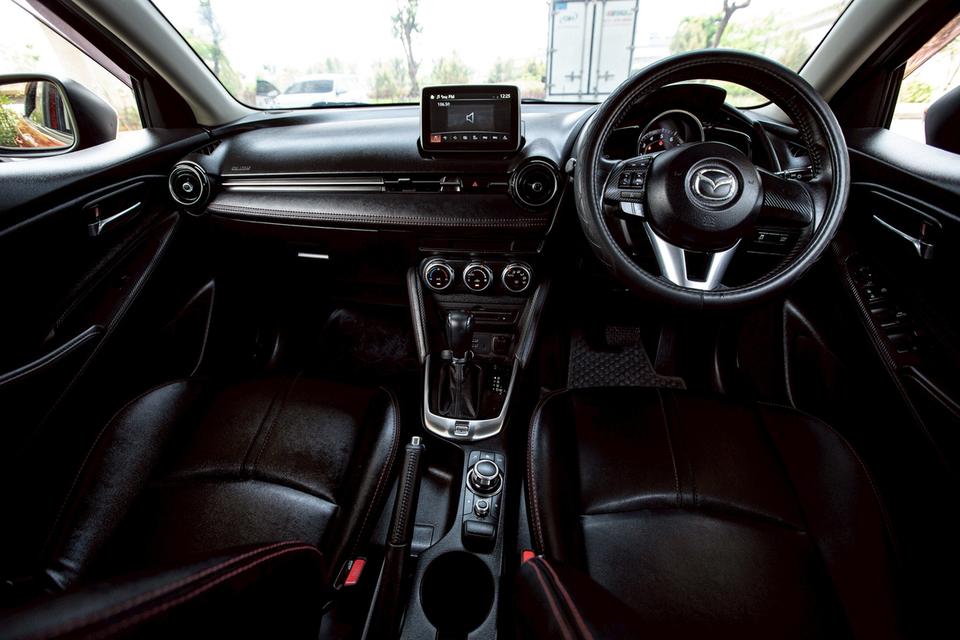 Mazda2 1.3 HighPlus Sport ปี 2016 สีแดง 14