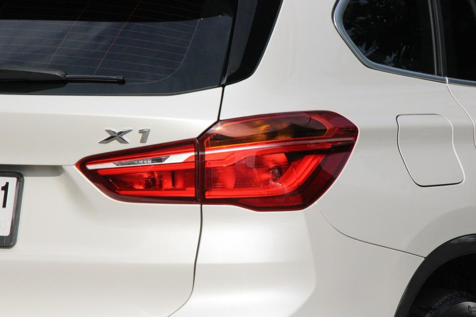 bmw X1 1.5 sDrive18i xLine ปีจดทะเบียน 2017  6