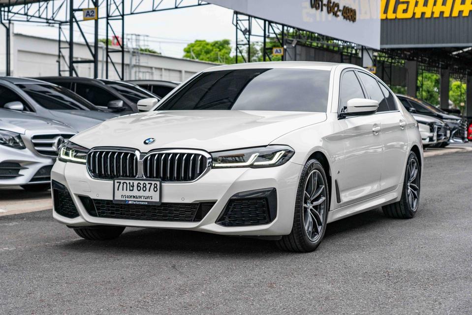 รหัสรถ NP6878 รุ่นรถ : BMW 520d M SPORT LCIปีรถ : 2022 รูปที่ 6