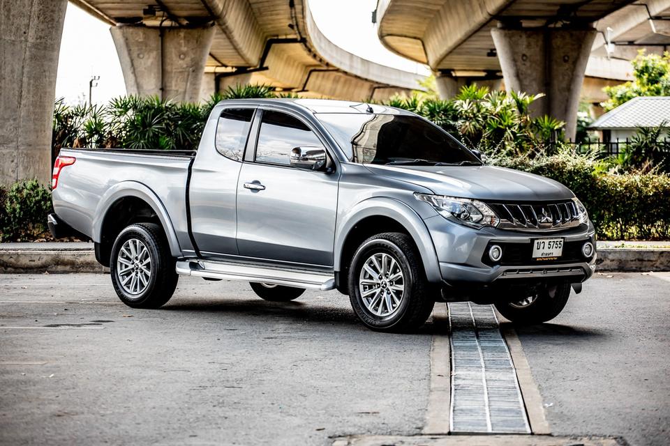 Mitsubishi Triton PLUS MEGA CAB 2.4 GT ปี 2017 เกียร์ธรรมดา สีเทา ปุ่มสตาท์ 4