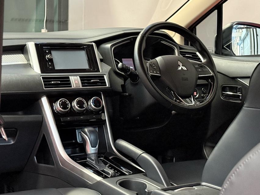 2020 MITSUBISHI XPANDER GT รถมือเดียวออกป้ายแดง รถวิ่งน้อยเพียง 70,000 กม รถเข้าศูนย์ทุกระยะ รถไม่เคยมีอุบัติเหตุครับ รูปที่ 12