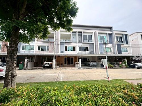 ให้เช่าทาวน์โฮม หมู่บ้านดิเอ็กซ์คลูซีฟ พัฒนาการ44 (The Exclusive-Pattanakarn44) ใกล้ APL หัวหมาก (N.1915) 1