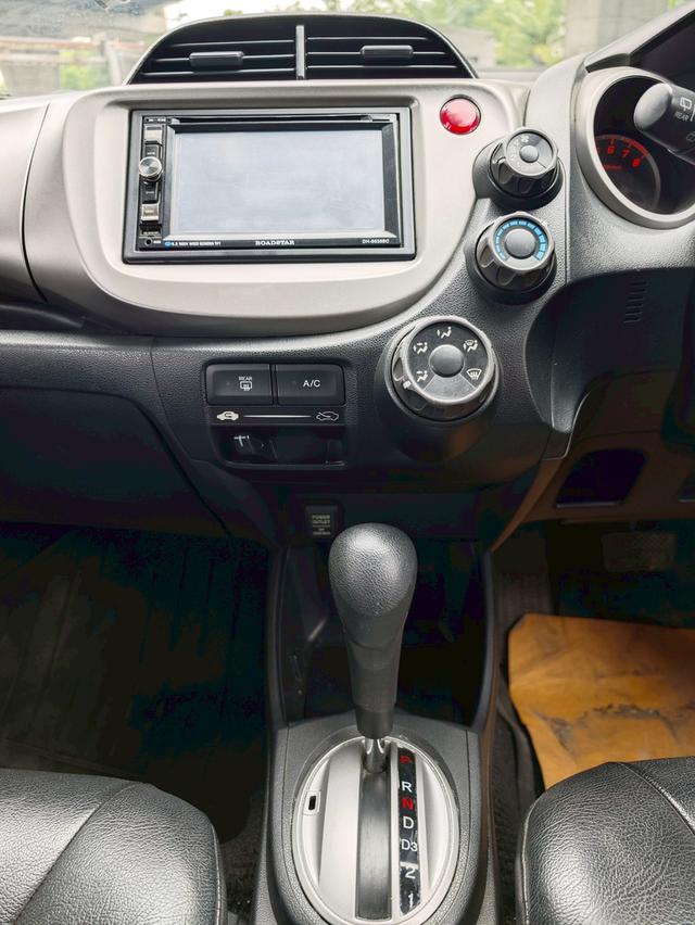 ขายรถ Honda Jazz 1.5SV ปี 2008 สีขาว เกียร์ออโต้ 20