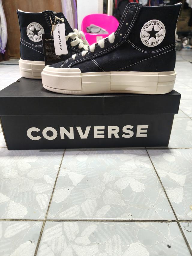 รองเท้าผ้าใบ CONVERSE รูปที่ 2