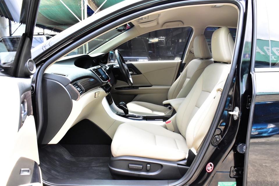 รหัสรถ PB8669 HONDA ACCOR 2.0 EL AUTO 2017 เบนซิน 16