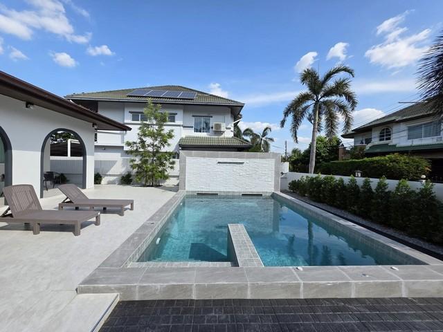 ขายบ้านพูลวิลล่า 2 ชั้น ขายบ้านพร้อมเฟอร์นิเจอร์และ เครื่องใช้ไฟฟ้าทั้งหมด หมู่บ้านกรีนฟิลวิลล่า เขาน้อย พัทยา 1