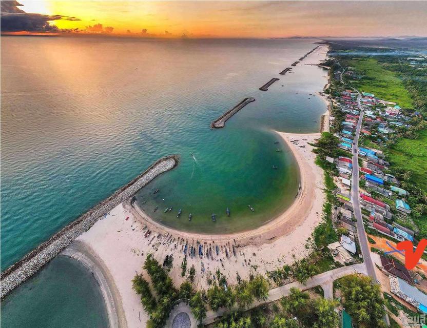  ที่ดินสวยๆ ใกล้หาดบ่ออิฐ ตำบลเกาะแต้ว อำเภอเมือง จังหวัดสงขลา  ที่ดิน 2 ไร่ ฉโนด ครุฑแดง  ถมเต็มพื้นที่ มีกำแพงกันดินสไลด์ ราคา 3.5 ล้าน 2
