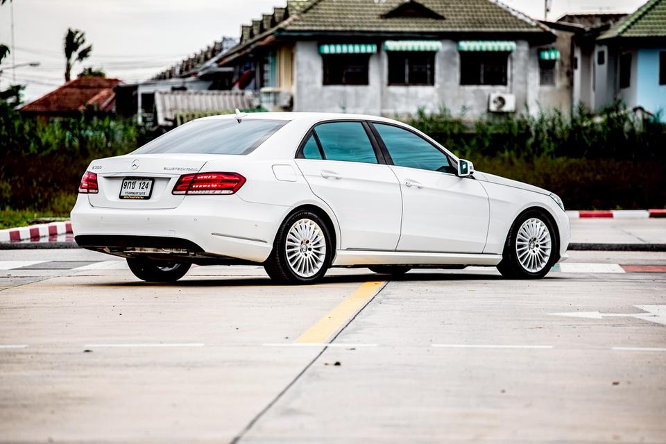 Benz E300 Bluetec ปี 2015 สีขาว สวยสภาพดี 4