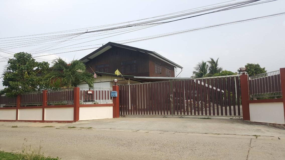 ที่ดิน พร้อมบ้านหลังใหญ่ 1