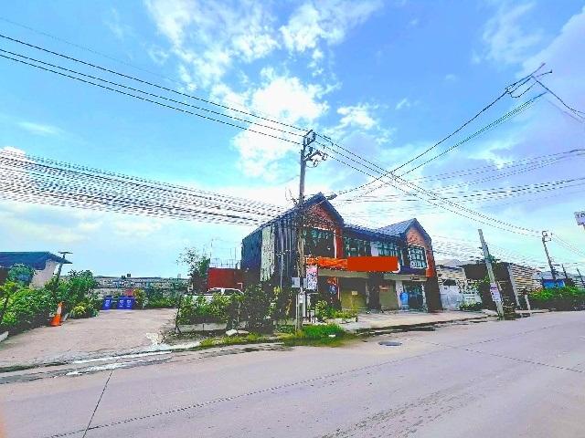 ตลาดกิ่งแก้ว 1.5 กม.อาคารพาณิชย์ 2 ชั้น ติดถนนใหญ่ Windmill 188 ตร.ม.2 น้ำ.วิวบ่อน้ำกว้าง เหมาะสำหรับออฟฟิศ ร้านอาหาร 6