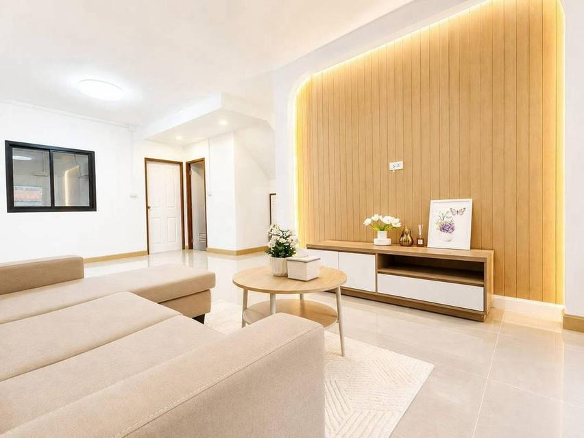 หมู่บ้านพฤกษา 33  ซอยวัดลาดปลาดุกทาวน์เฮาส์  2 ชั้น ตกแต่งใหม่พร้อมอยู่ มีรถประจำทางเข้าในหมู่บ้าน 4