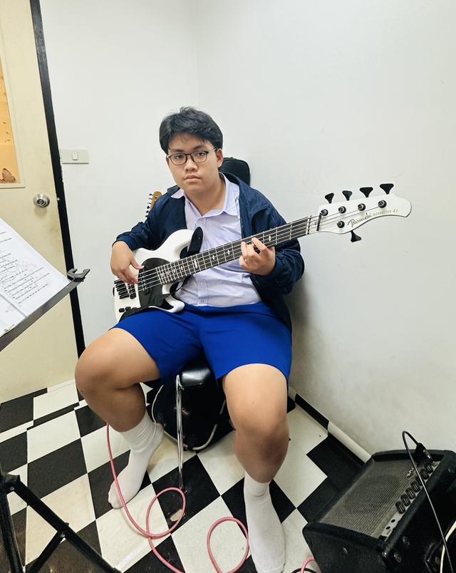 รับสอนเบสไฟฟ้า ที่ Fin Music School 9