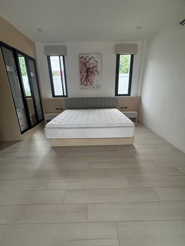 Luxury villa with a private swimming pool for sale in Phuket City. Conveniently 15