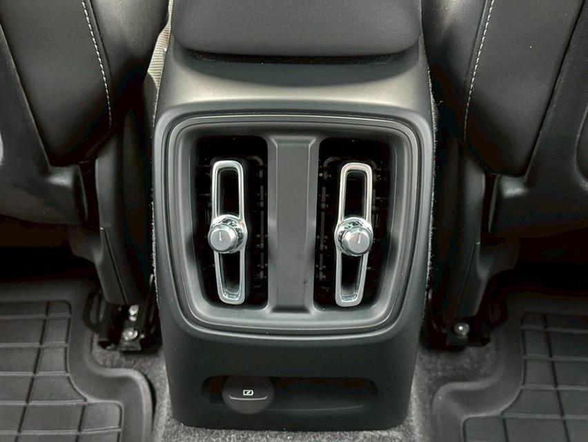Volvo C40 TwinMotor ปี 2023 17