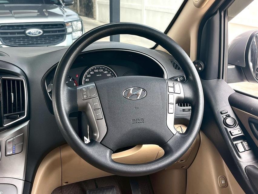 Hyundai H1 2.5Touring ปี18 9