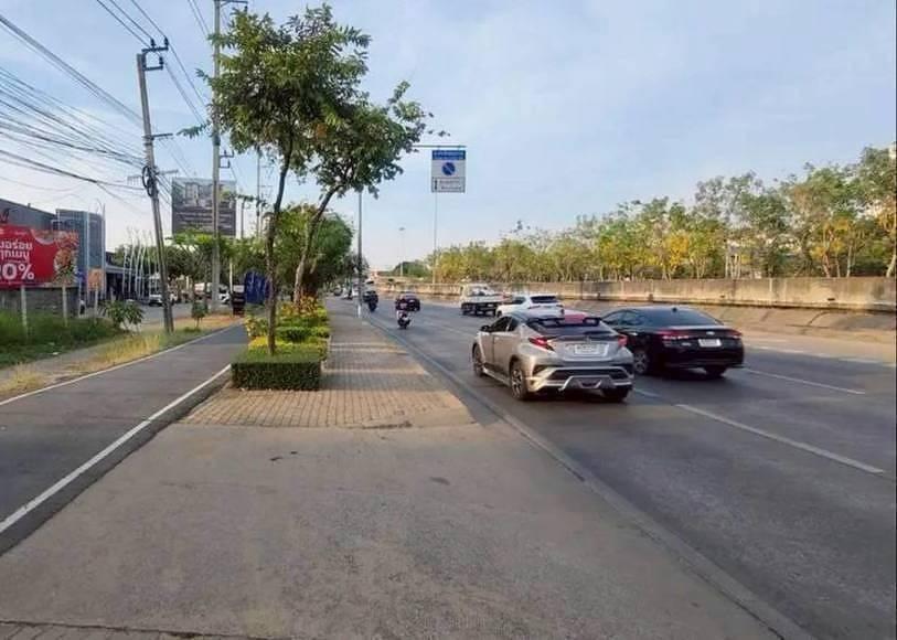 ขายที่ดิน 4-0-76 ไร่ ติดถนนประดิษฐ์มนูธรรม เลียบด่วนเอกมัย-รามอินทรา แขวงวังทองหลาง เขตวังทองหลาง กรุงเทพๆ 8