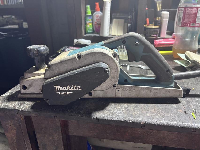 กบไสไม้ไฟฟ้า Makita M1100
