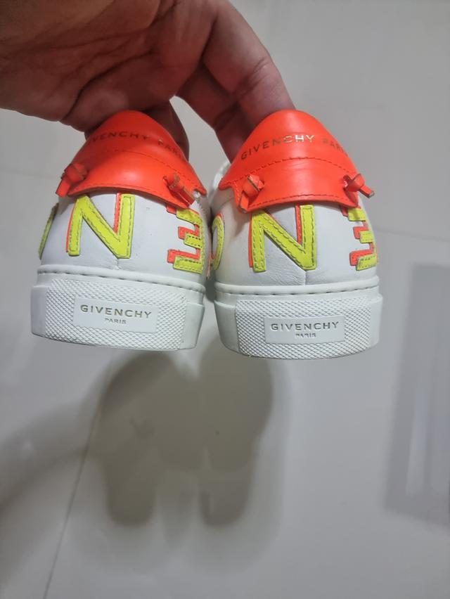 Givenchy 4