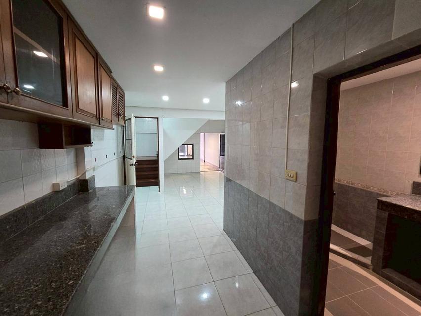 ให้เช่าทาวน์เฮ้าท์ 2 ชั้น หมู่บ้านพิบูลเวศน์ เหมาะทำธุรกิจ ซ.สุขุมวิท71 (N.1982) 4