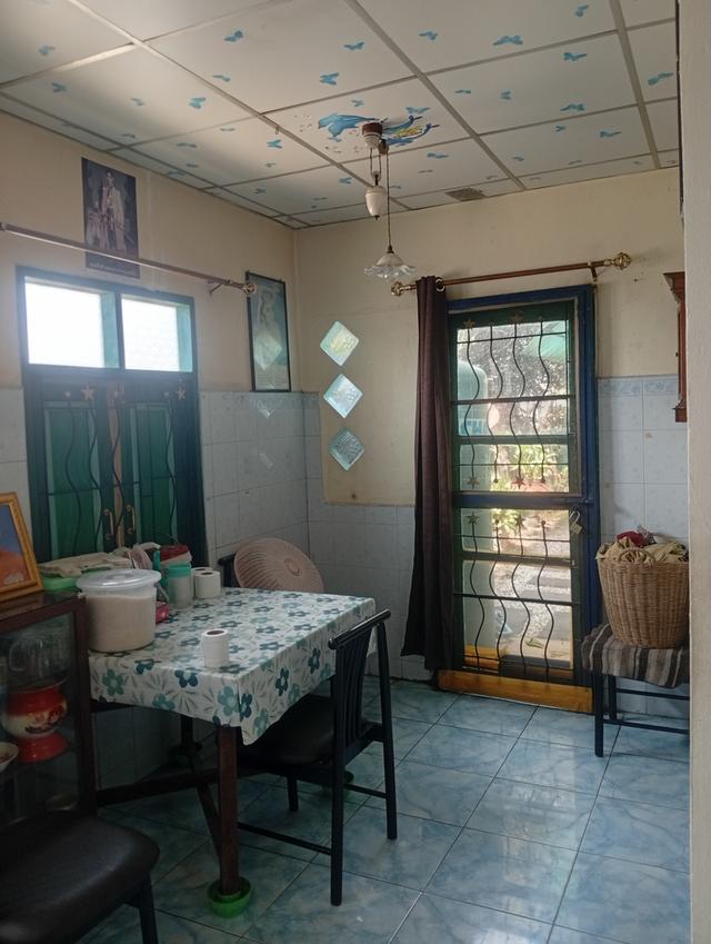 ทาวน์เฮ้าส์ 2 ชั้น 3 ห้องนอน 2 ห้องน้ำ พื้นที่ 25 ตรว.หัวมุม(พฤกษา13 คลอง3รังสิต 9