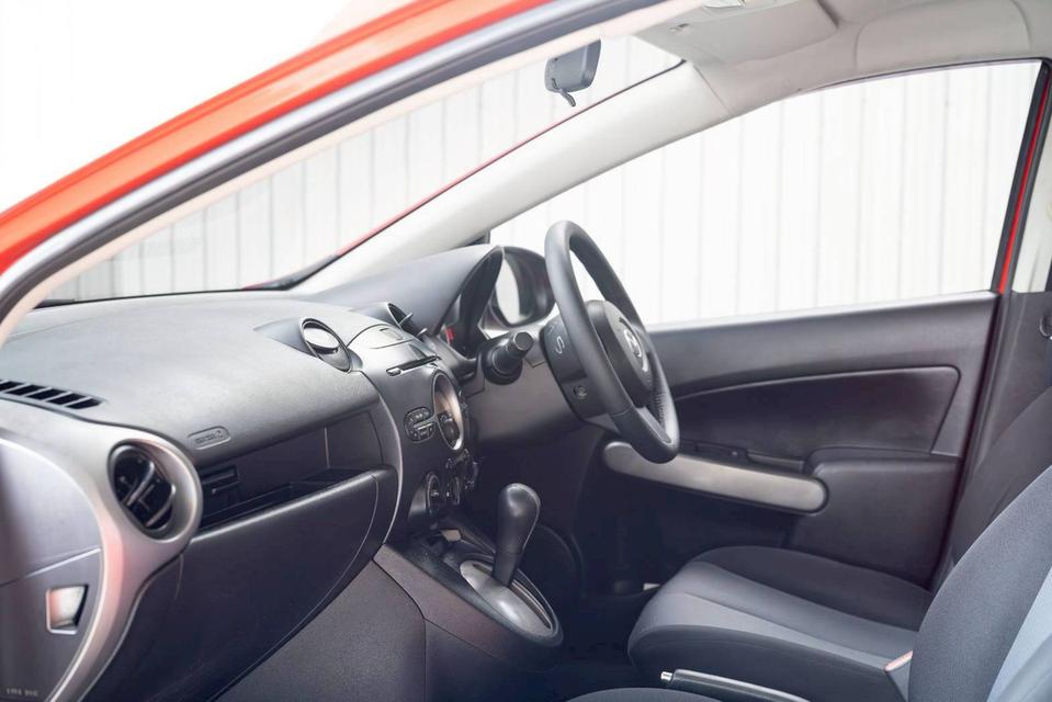 MAZDA MAZDA2 1.5 Groove Sports 2011  12