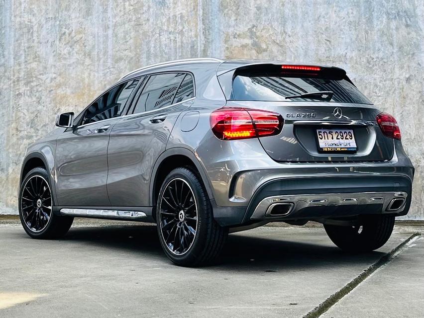 Mercedes-Benz GLA250 AMG Dynamic โฉม W156 4