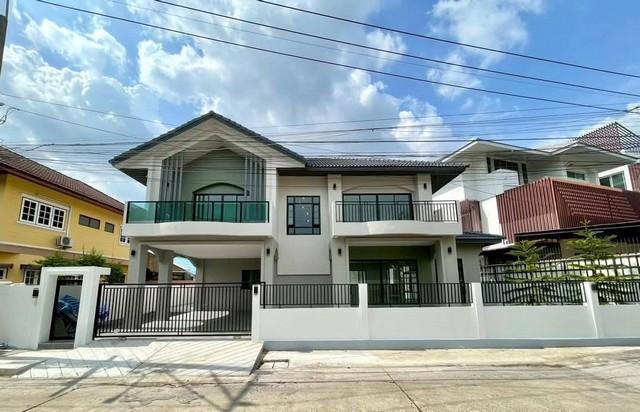 หมู่บ้านปรีชาล้ำเพชร รามคำแหง 76 บ้านสวยพร้อมอยู่ บ้านเดี่ยว 2 ชั้น (หน้าบ้านใต้) 1