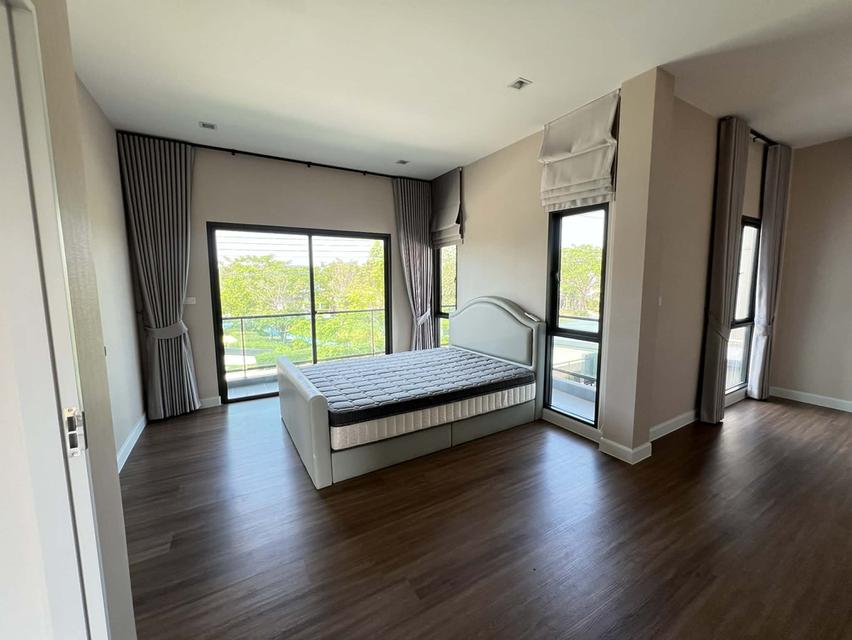 เช่า เวนิว ไอดี พหลโยธิน รังสิต  4ห้องนอน 5ห้องน้ำ 5