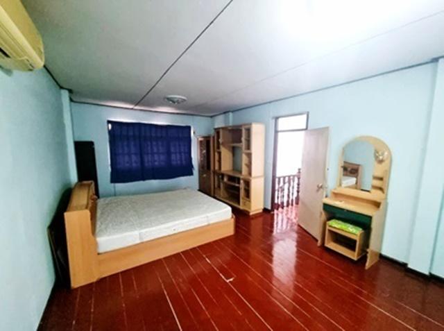 บ้านเดี่ยว 2 ชั้น 45 ตร.วา.200 ตร.ม.2 น้ำ 3 แอร์ ย่านรัชดา ห้วยขวาง พร้อมเฟอร์ รร.นานาชาติเคไอเอส 900 ม.4 นอน 4