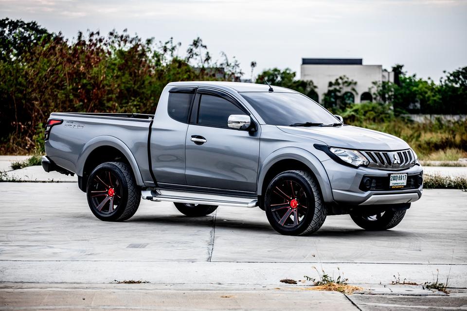 #MITSUBISHI #TRITON 2.5 GL ดีเซล MEGA CAB ปี 2017 สีเทา ไมล์แท้ 84,000 km.