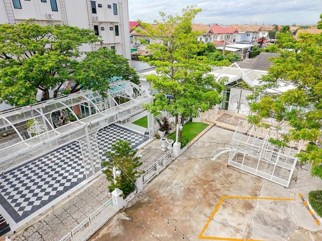 ถ.ประชาอุทิศ-วัดคู่สร้าง กรุงเทพฯ ใกล้บิ๊กซี ฟู้ดเพลส ให้เช่าสถานที่แต่งงาน 2ชั้น พร้อม 3 package กว่า 400-600 ตรม. จอดร 2