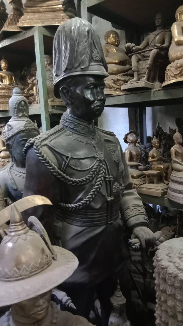 617.พระบรมรูปหล่อในหลวงรัชกาลที่ 5 พระบาทสมเด็จพระปรมินทรมหาจุฬาลงกรณ์ พระจุลจอมเกล้าเจ้าอยู่หัว (องค์ใหญ่)