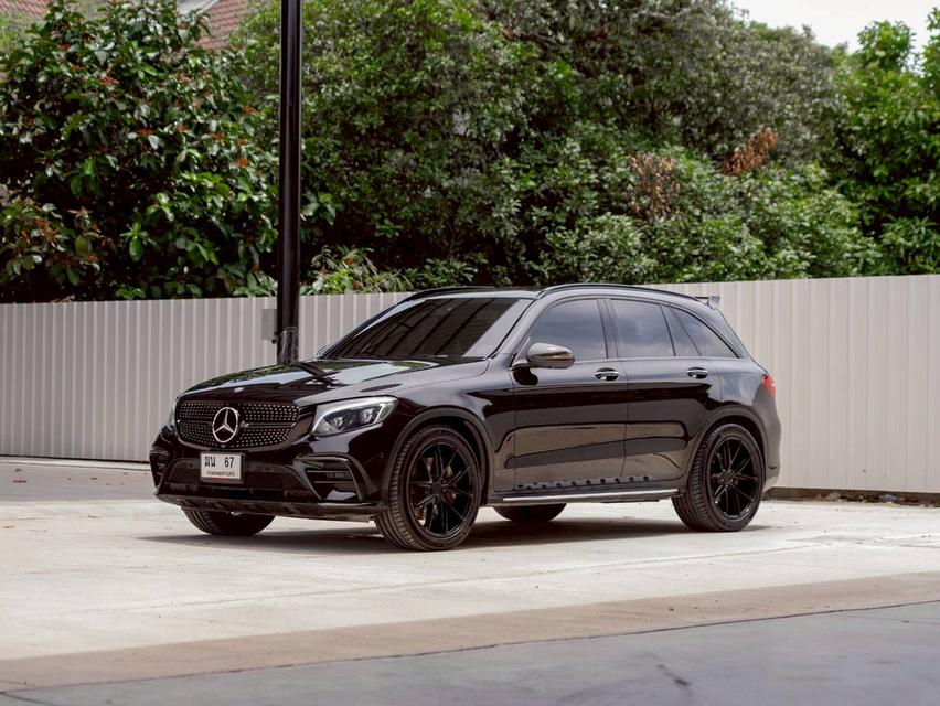 Mercedes Benz GLC 250d 4Matic AMG ปีจด 2017