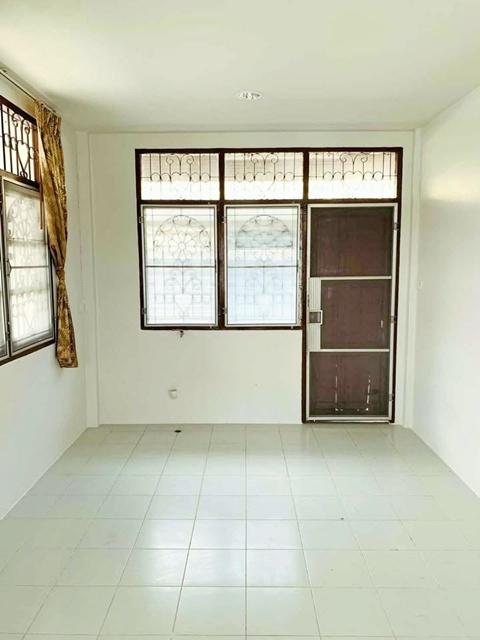 ศรีราชา รร.ดาราสมุทร ศรีราชา 2.3 กม. 3 นอน Lotus ศรีราชา 1.4 กม.J Park ศรีราชา 2.9 กม. ให้เช่าบ้านกว้าง 102 ตร.วา. 7