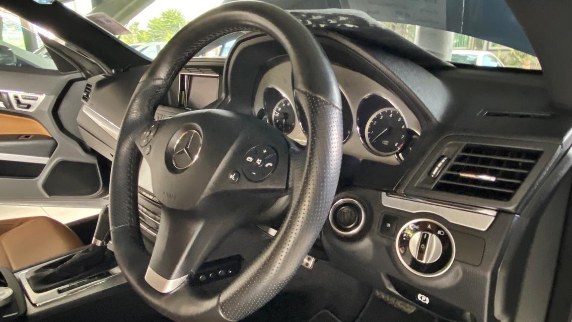 Mercedes-Benz E250CGI Coupe  16