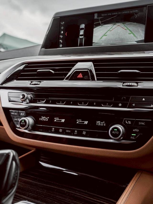 รหัสรถ 67GG2585 BMW 520d Luxury Limousine G30 ปี2017 9