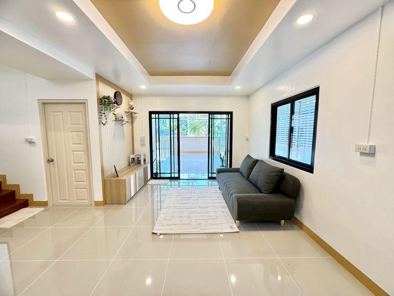 หมู่บ้านพฤกษา19 วัดลาดปลาดุกบ้านแฝด 2 ชั้น ตกแต่งใหม่พร้อมเฟอร์นิเจอร์ จอดรถในบ้านได้ถึง 3 คัน 🏗️ หน้าบ้านกว้าง 10 เมตร 7