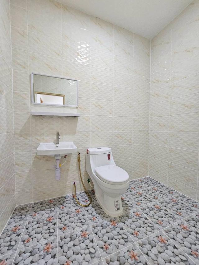 หมู่บ้านบัวทองธานี ฝั่งตรงข้ามสมบัติบุรี 20