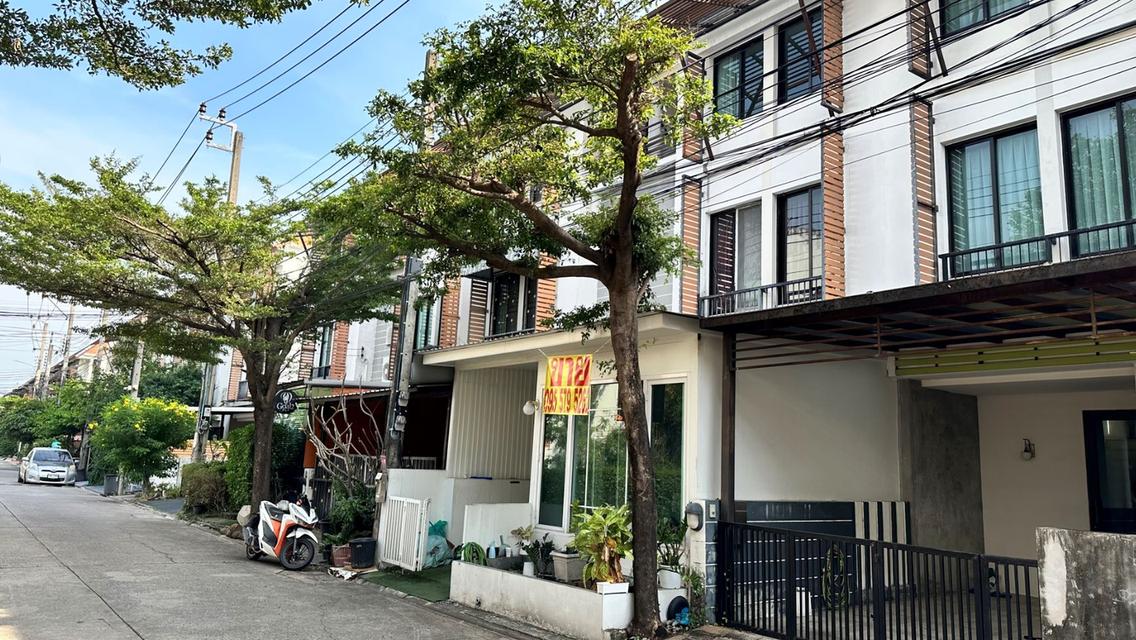 ขายทาวน์เฮ้าส์ 3 ชั้น ทำเลดี โครงการ อารียา โมวา กรุงเทพฯ 2