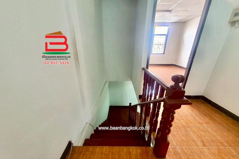 ทาวน์เฮาส์ หมู่บ้าน อยู่เจริญ 1 (คลอง 4 ลำลูกกา) เนื้อที่ 17 ตรว. ถนนรังสิต-นครนายก ต.บึงยี่โถ อ.ธัญบุรี จ.ปทุมธานี 5