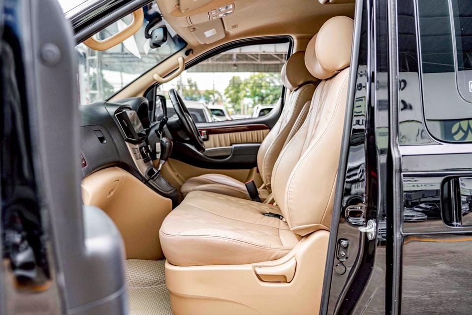 รหัสรถ NP3447 รุ่นรถ : HYUNDAI GRAND STAREX 2.5 PREMIUMปีรถ : 2017 16