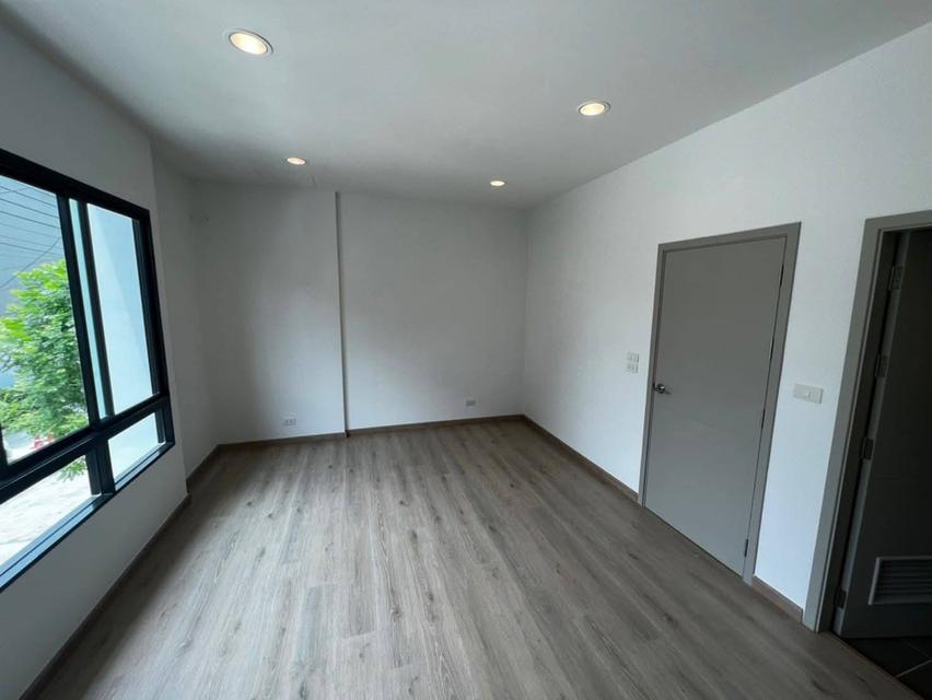 ปล่อยเช่าบ้านเปล่า 3 ชั้น โครงการ Premium Place  พหลโยธิน-รามอินทรา 18